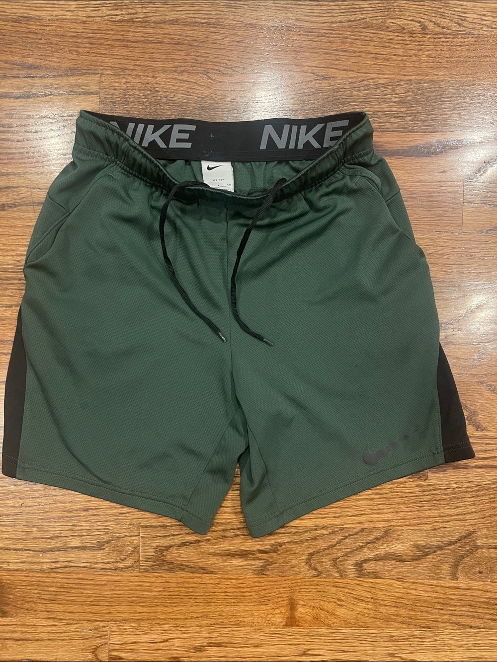 Nike Men's Green Performance Training Shorts Sz S galactic jade